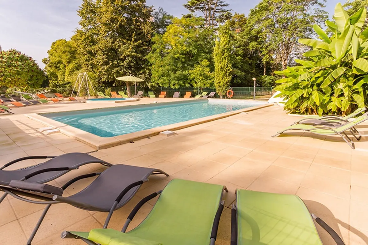 Camping Le Petit Trianon de Saint Ustre — foto 2