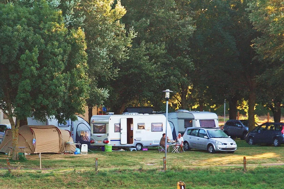Camping Les Bords de Vienne Onlycamp — foto 2