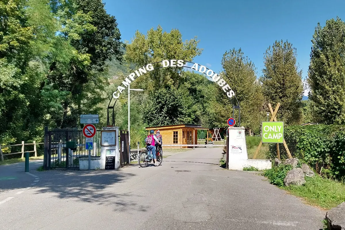 Camping Les Adoubes Onlycamp — foto 2