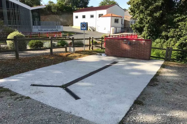 Aires de camping-car Le Girouard