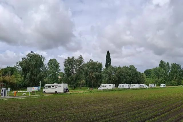 Aire de Camping-Cars de Donzac