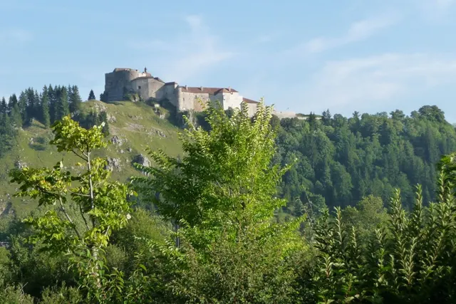 Aire de stationnement - Château de Joux