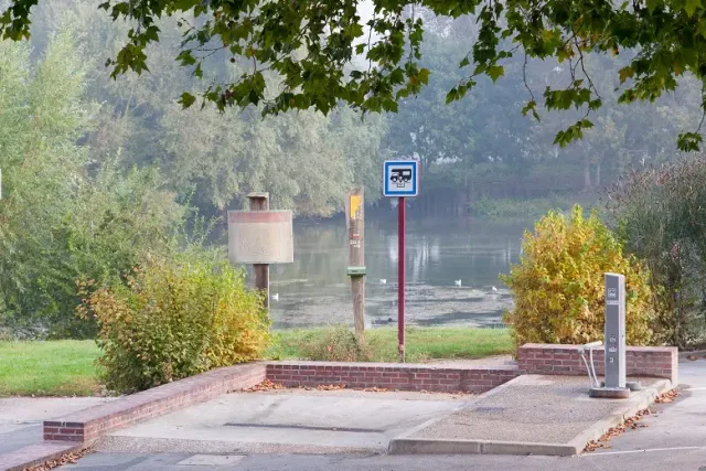 Aire de camping cars Pont-de-l'Arche