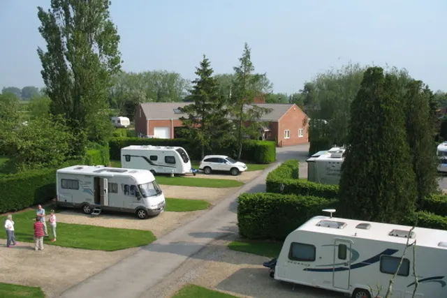 Camping Tudor